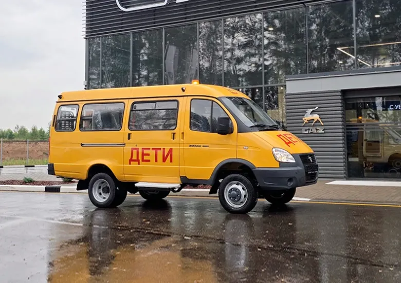 ДЦ «ЯрКамп-К» передал школьный автобус Костромскому автодорожному колледжу